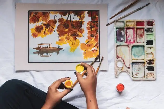 Técnicas de tinta libre: creatividad, refugio y color para transformar tus vacaciones